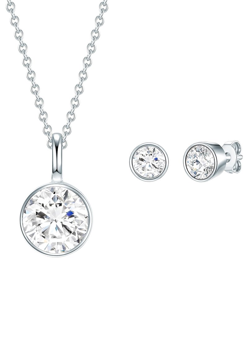 Sølv smykkesæt med en rund vedhæng med en stor klar sten og matchende cirkulære stud øreringe, alle med en poleret overflade.