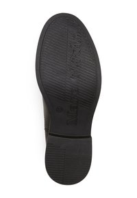 Suola in gomma nera con texture a scanalature, con marchio Marc O’Polo. Include un materiale liscio e scuro sul bordo superiore. Taglia 37.