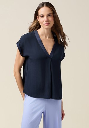 CON MANICHE A KIMONO - Blouse - blu