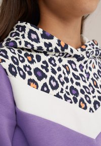 WE Fashion Mikina s kapucí - violet