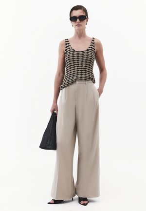 OXXO, PLEATED WIDE LEG - Bukser - simply taupe