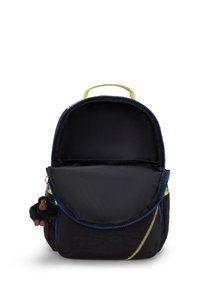 Zaino in tessuto nero con zip gialla e dettagli blu. Presenta un portachiavi a forma di gorilla in peluche. L'interno è spazioso e completamente foderato.