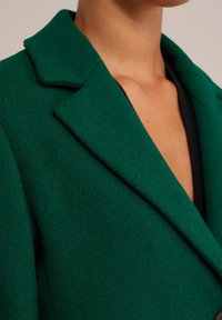 WE Fashion Kratki kaputi - green