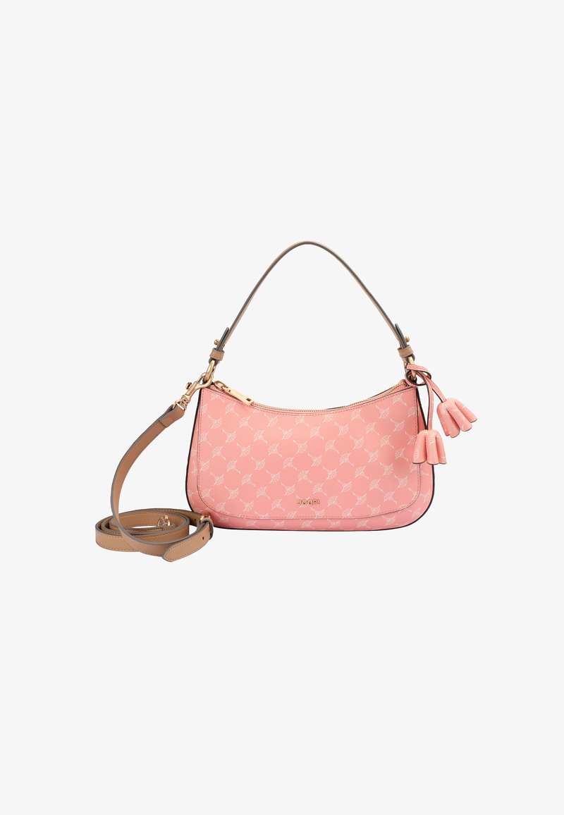 Rosa synthetische Handtasche mit gebogener Form, versehen mit einem wiederholenden Muster, einem hellfarbenen Riemen und zwei Quasten am Reißverschluss.