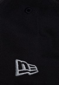 Thumbnail Image 6