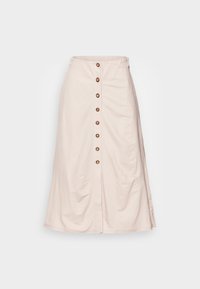 Una falda beige claro hasta la rodilla, hecha de tela texturizada, con cierre frontal de botones de madera y silueta acampanada.