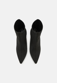 Even&Odd Kotníková obuv na vysokém podpatku - black