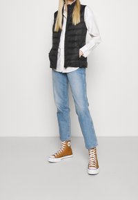 Marks & Spencer Vesta - black