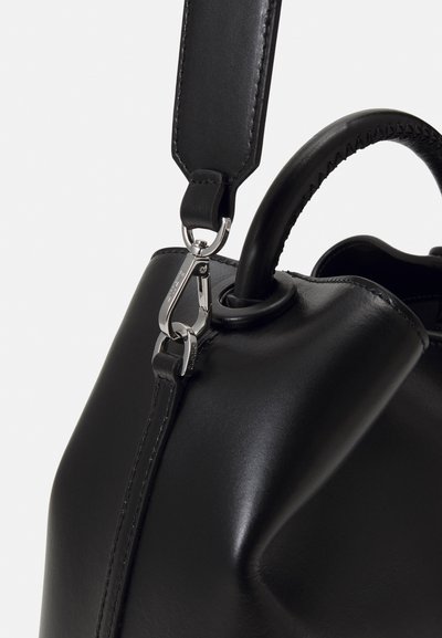 Elleme RAISIN - Käsilaukku - silver/black