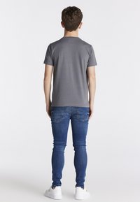 SIKSILK Jednoduché tričko - grey