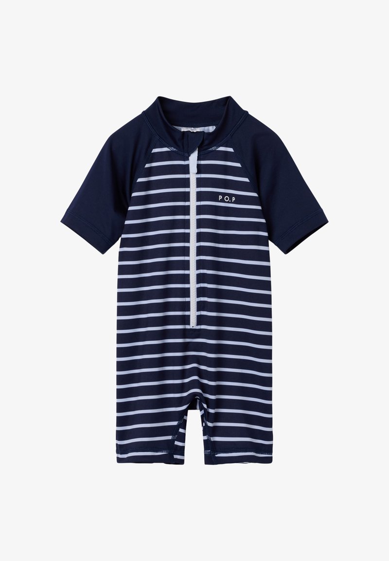 Marine blauw badpak met korte mouwen en witte horizontale strepen, met een ritssluiting aan de voorkant. Heeft een opstaande kraag en een knielange snit, gemaakt van rekbaar materiaal.