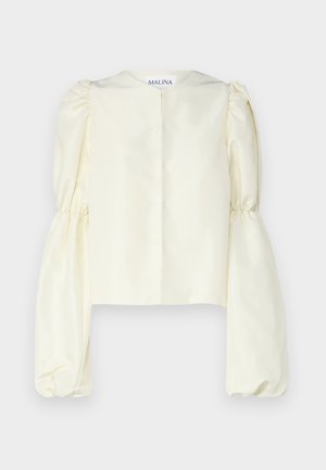 Kremna satenska bluzka z visokim ovratnikom in obsežnimi, nabranimi dolgimi rokavi. Minimalističen dizajn vsebuje zadnje zapiranje in brez okrasnih elementov.
