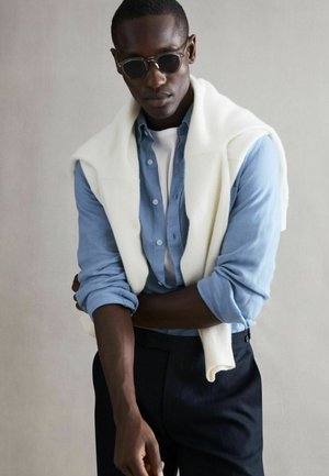 Reiss Pluus - powder blue