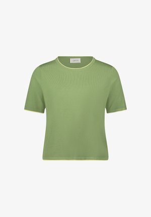 Grøn kortærmet striktop med gul kant ved krave, ærmer og kant, med rund halsudskæring og løs pasform.