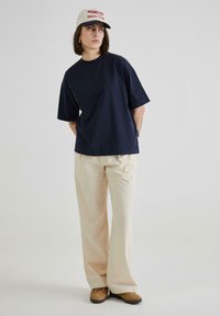 PROHIBITED CONTRAST - Sapka - off white grey green