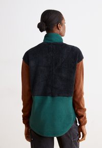 KAVU TIMBER LANE - Suéter de forro polar - woodland mix