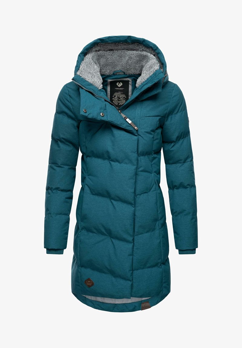 Giacca a vento teal con cappuccio, caratterizzata da un rivestimento grigio testurizzato, zip diagonale con bottone a pressione e un logo a patch sull'orlo inferiore.