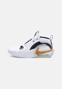 AIR ZOOM CROSSOVER 2 UNISEX - Basketball shoes - white/metallic gold-coloured/black/tint