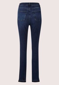 Donkerblauwe denim jeans met een slim fit, voorzien van vier zakken, riemlussen en een klassiek recht cadeau ontwerp. Soepele textuur en een nette afwerking.
