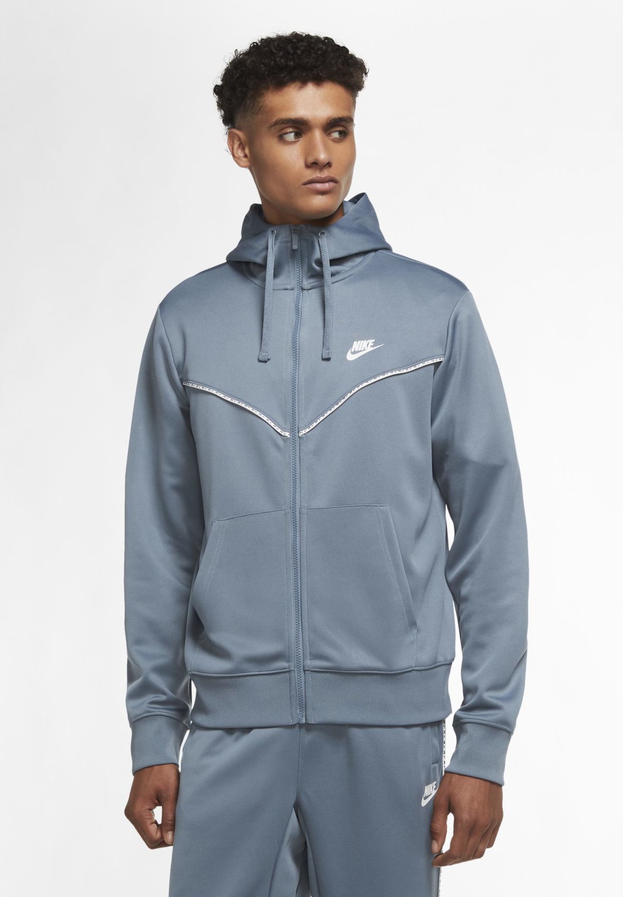 nike repeat jacket