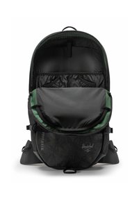 Sac à dos noir avec une surface texturée et des accents verts. Comprend un grand compartiment, des poches intérieures et des bretelles réglables.