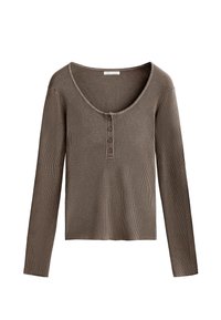 Barna bordázott, hosszú ujjú felső széles kerek dekoltázzsal és három gombos légzőnyílással a mellkasnál. Puha tapintású és testhezálló fazon.