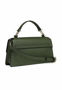 Borsa a mano in pelle verde con finitura testurizzata, manico superiore e tracolla staccabile. Caratterizzata da ferrature in argento e un design elegante e strutturato.