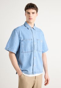 Calvin Klein Jeans - BOWLER SHIRT - Hemd - denim light Thumbnail-Bild 1