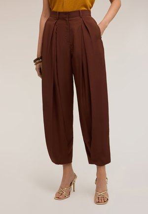 Motivi, PANTALONI CON PIEGHE - Pantaloni - marrone