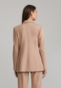 ANDIATA JENNER - Blazer - rose