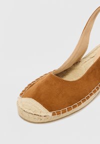 Thumbnail Image 6
