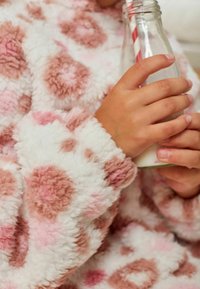 Next ANIMAL PRINT HOODED BLANKET . - Kapucni - neutral
