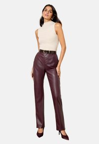 Kelnės - berry red