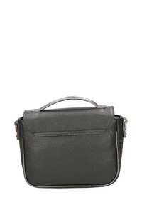 Borsa a mano in pelle verde scuro con superficie texture, accessori in metallo e profilo sottile. Presenta un manico superiore e una tracolla regolabile.