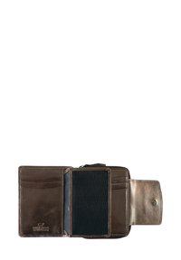 Portafoglio in pelle marrone con molteplici scomparti per carte, portacarte d'identità trasparente, chiusura con zip e una finitura liscia e texturizzata.