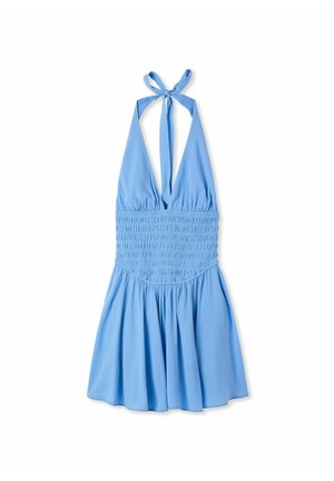 Vestito azzurro chiaro con scollo halter, corpetto arricciato e gonna svasata, legato al collo, mostrato disteso su sfondo bianco.
