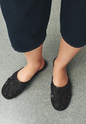 Next, Slip-on sandaler - black