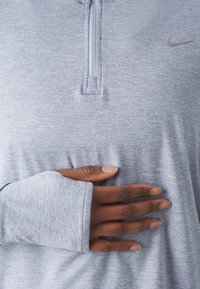 Nike Performance SWIFT - Longsleeve - light armory blue/ashen slate