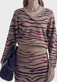 LOLA CASADEMUNT Sweter