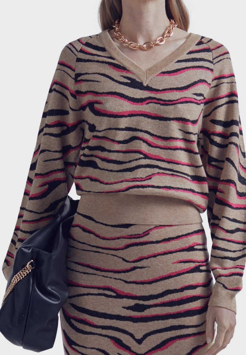 LOLA CASADEMUNT Sweter