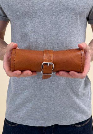 ROBBIE - Pencil case - braun