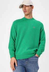 Lacoste Vesta - calathea