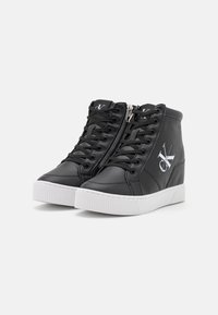 Calvin Klein Jeans HIDDEN WEDGE CUPSOLE LACEUP - Sneakers hoog - black/silver