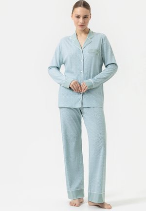 Helles blaugraues Schlafanzug-Set mit geometrischem Muster, bestehend aus einem Hemd mit Knopfleiste und passenden Hosen. Mit weißen Paspeln an den Bündchen und dem Kragen akzentuiert.