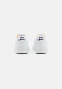 New Balance CT300 UNISEX - Sapatilhas - white