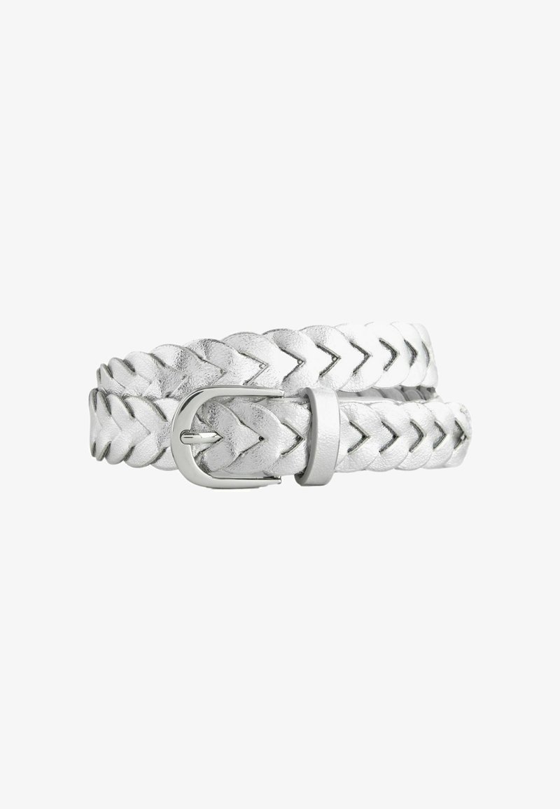Weißer geflochtener Ledergürtel mit einer silbernen Metallschnalle. Das Design weist ein geflochtenes Muster mit glatter Textur und einem eleganten Finish auf.