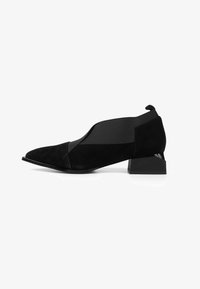 Valittu, patent black