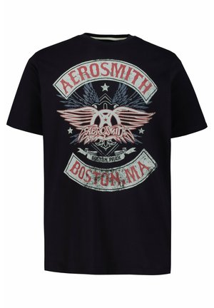 Czarna bawełniana koszulka z grafiką w stylu vintage zespołu Aerosmith, przedstawiająca skrzydła, gwiazdy oraz tekst w kolorze czerwonym i szarym, z efektem postarzania.