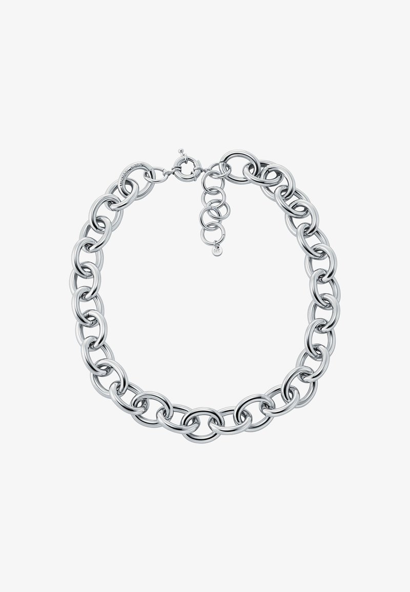 Collana a catena in metallo argento con grandi maglie ovali incastrate e chiusura a molla tonda con estensione regolabile.