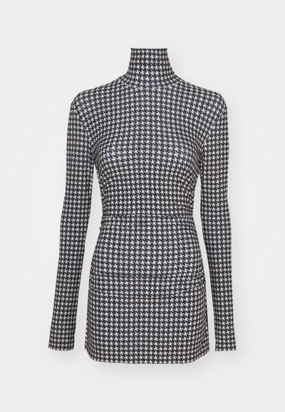 Norma Kamali LONG SLEEVE TURTLENECK PICKLEBALL DRESS - Vestido de malha - black